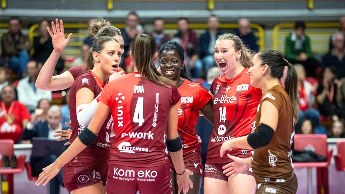 Busto sorprende a Scandicci y celebra su primera victoria de la temporada