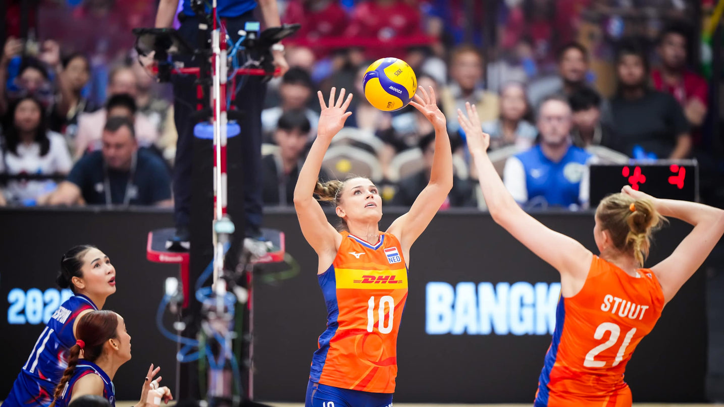 Holanda supera a Tailandia y domina el Grupo A