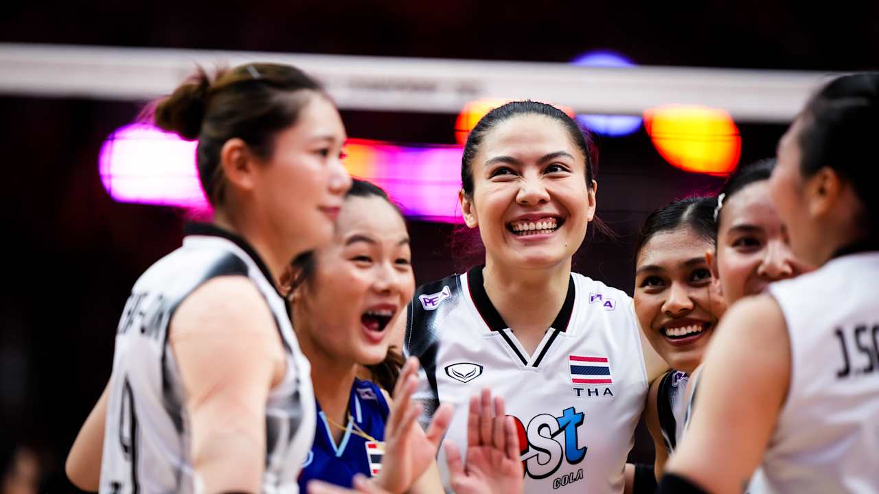 Un fuerte bloqueo impulsa a Tailandia al éxito en su primer partido