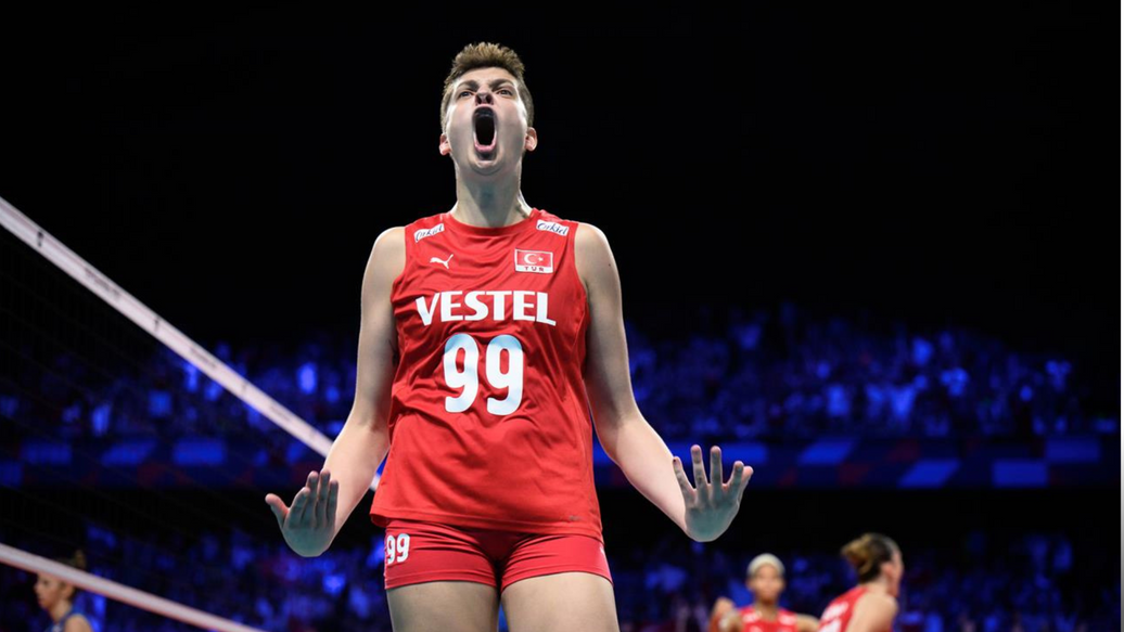 Drama del Lokomotiv Kaliningrado – ¡Ebrar Karakurt y Yulia Brovkina enfrentadas en el vestuario!