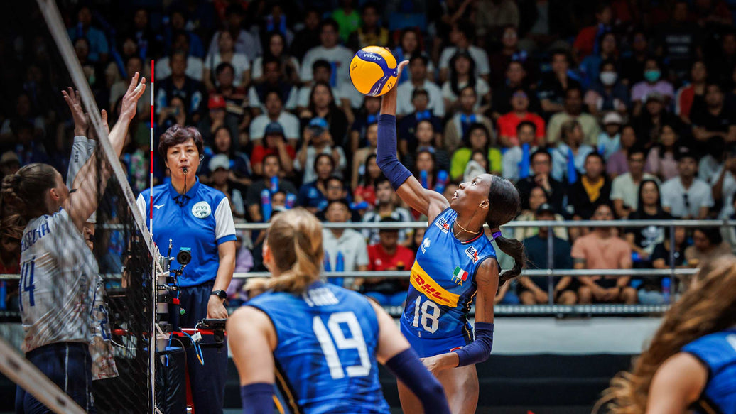 Italia extiende su racha ganadora a 30 partidos en su debut en el Mundial